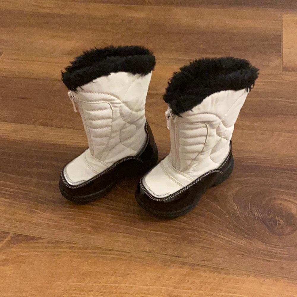 White and black Totes snow boots